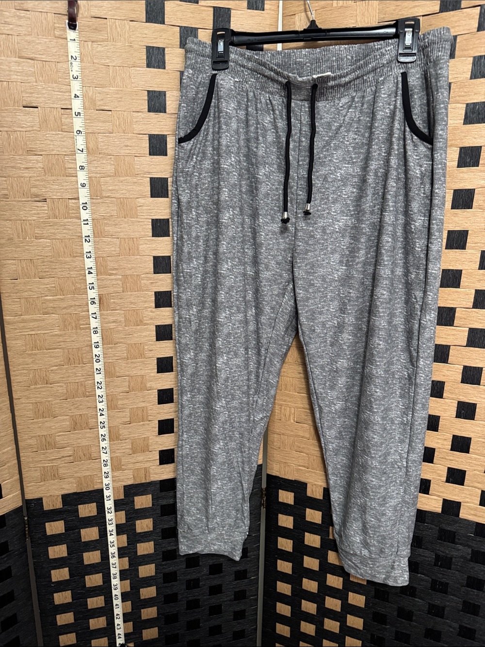 Woman’s Gray Jogger Pants with Drawstring